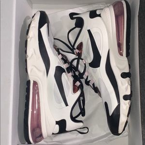 Nike270 React